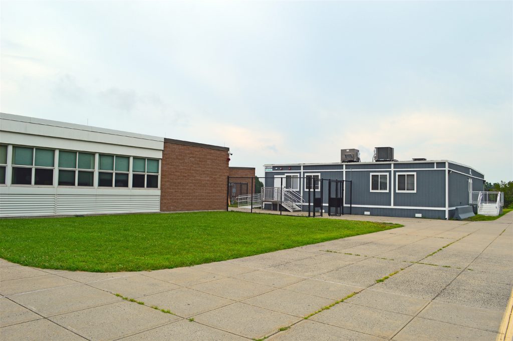 Bedford Middle School Portable Classrooms