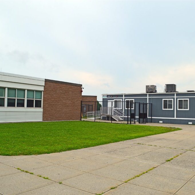 Bedford Middle School Portable Classrooms